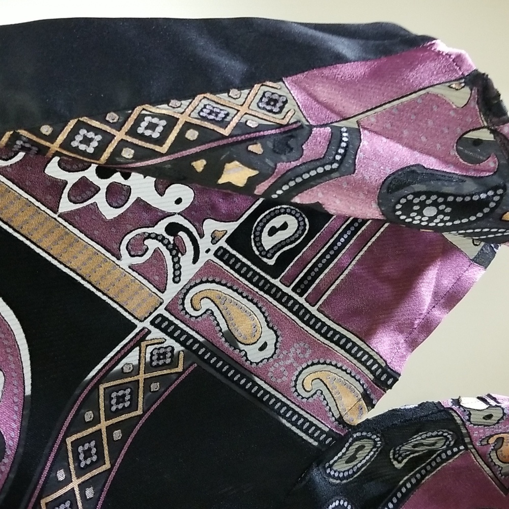 Satin And Velvet Paisley Purple Burnout Patterned Kimono - Picture 6 of 8